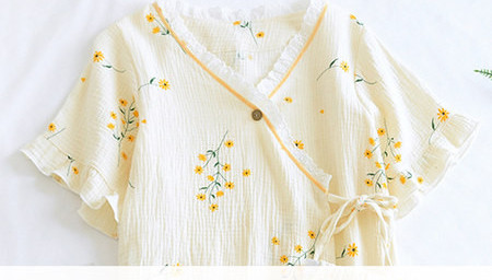 Īsa vasaras pidžama ar asimetrisku aizdari grūtniecēm