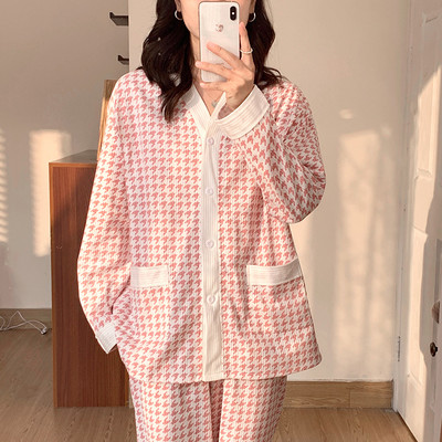 Grūtnieču pidžama ar garām piedurknēm rūtaini