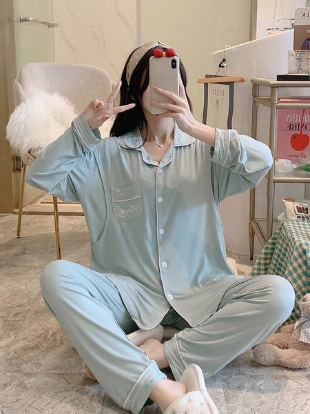 Divdaļīgs pidžamu komplekts grūtniecēm ar izšuvumu