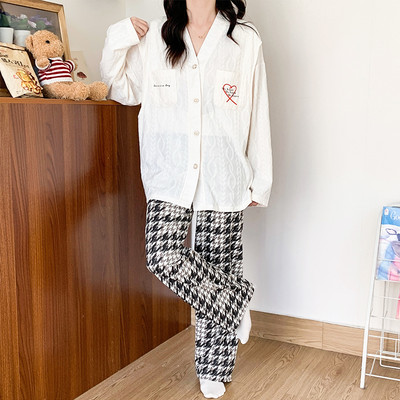 Ανοιξιάτικες βαμβακερές πιτζάμες με κουμπιά