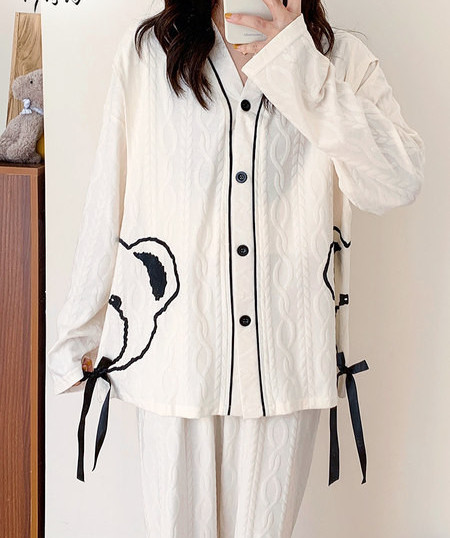 Ανοιξιάτικες βαμβακερές πιτζάμες με κουμπιά