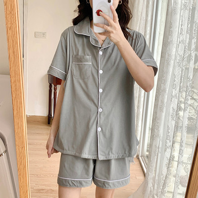 Kratka ljetna pidžama s gumbima pogodna za trudnice