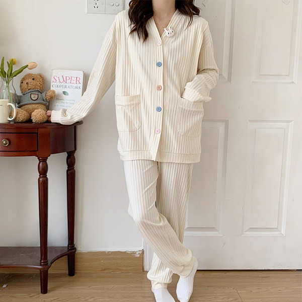 Πυτζάμες εγκυμοσύνης με τσέπες και κούμπωμα με κουμπί