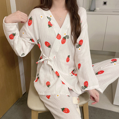 Novi model pidžame sa vezicama i gumbima za trudnice