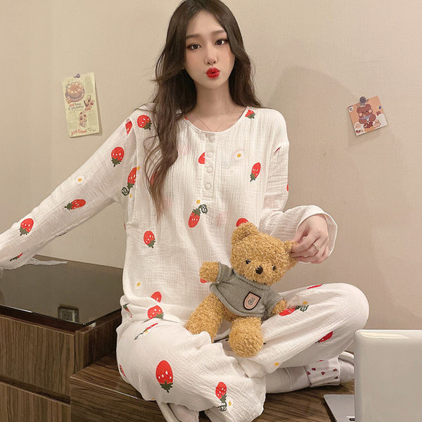 Novi model pidžame sa vezicama i gumbima za trudnice