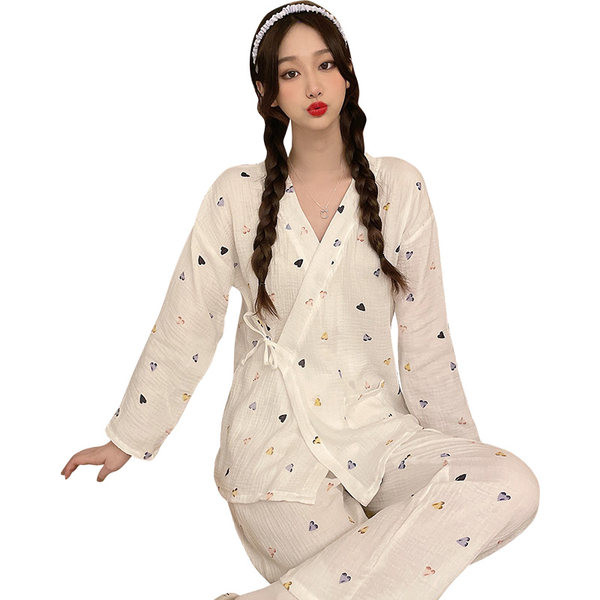 Novi model pidžame sa vezicama i gumbima za trudnice