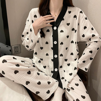 Novi model ženske pidžame sa dugmadima i džepovima za trudnice