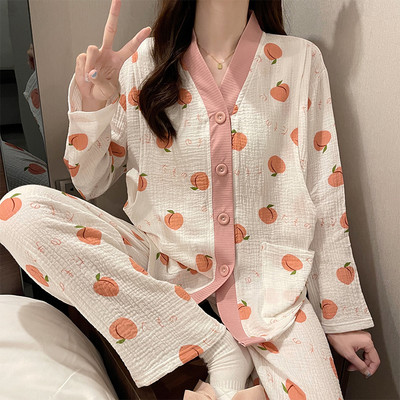 Novi model ženske pidžame sa dugmadima i džepovima za trudnice