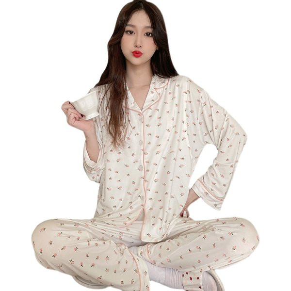 Pamučna trudnička pidžama s ovratnikom i gumbima