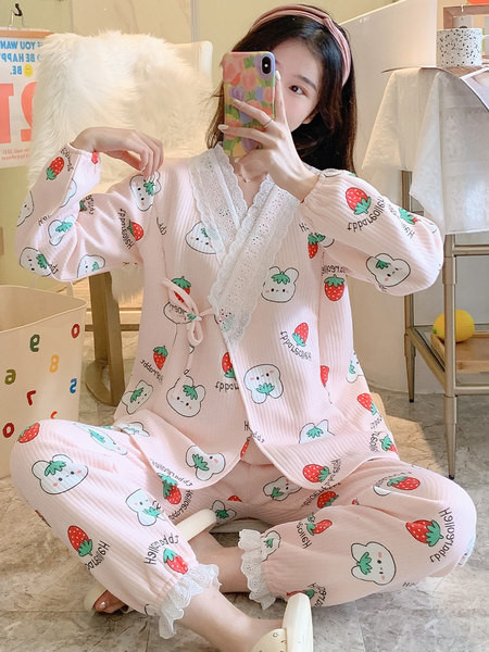 Ženski casual pidžama set sa šarenim printom - dvodijelni