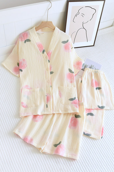 Γυναικεία σετ πιτζάμα σε τρία μέρη  με φλοράλ μοτίβα