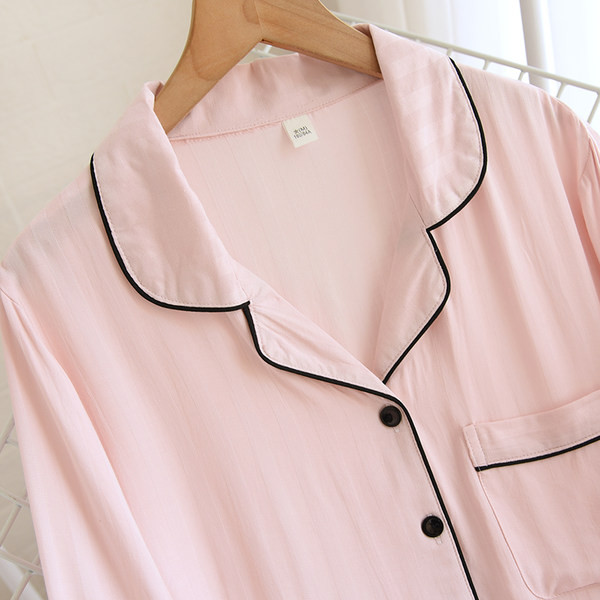 Σατέν πιτζάμα με μακριά μανίκια και κουμπιά