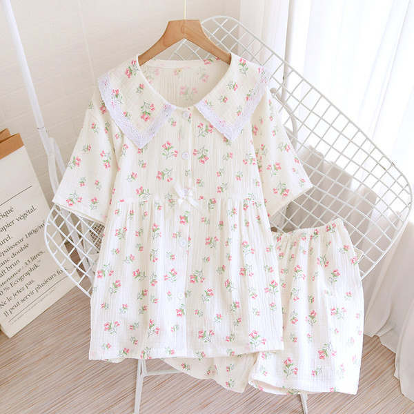 Ženska ljetna pidžama srca - bluza i kratke hlače