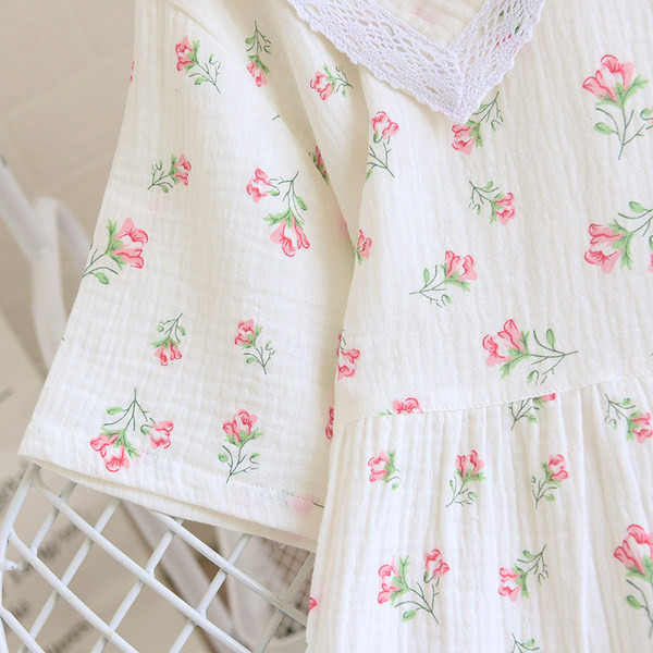 Ženska ljetna pidžama srca - bluza i kratke hlače