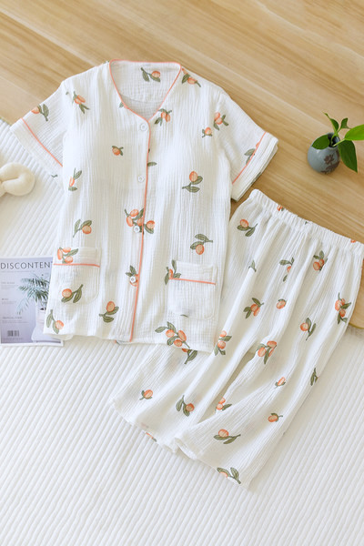 Pamučna pidžama sa šarenim printom s gumbima