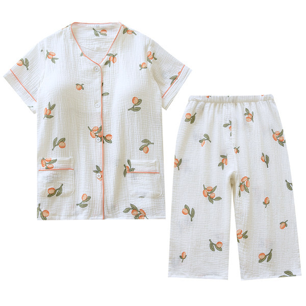 Pamučna pidžama sa šarenim printom s gumbima