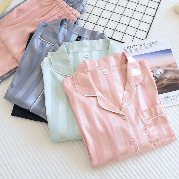 Set de pijamale cu dungi din două piese pentru femei