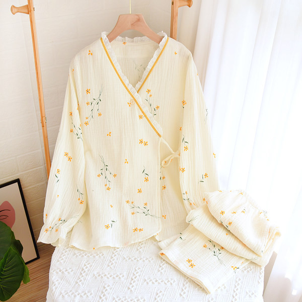 Pamučna pidžama s asimetričnim kopčanjem