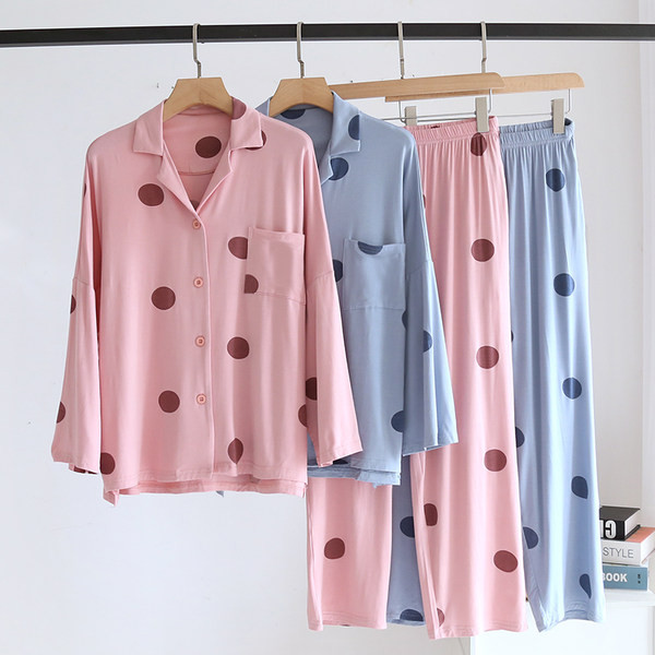 Пролетна широка пижама на точки с джоб и копчета