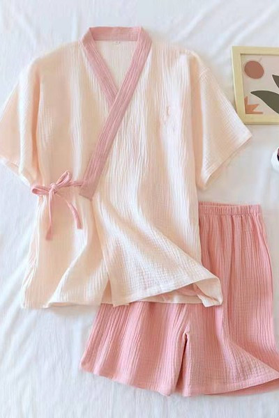 Ženska ljetna pidžama tipa kimono s vezom
