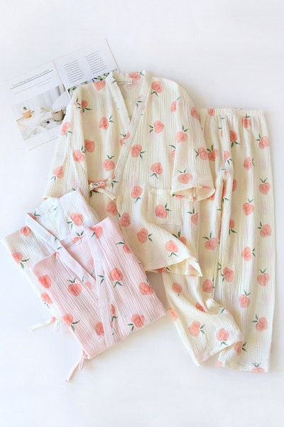 Дамска пижама от блуза с къс ръкав и дълъг панталон