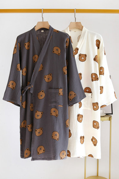 Pamučni kućni ogrtač s asimetričnim kopčanjem