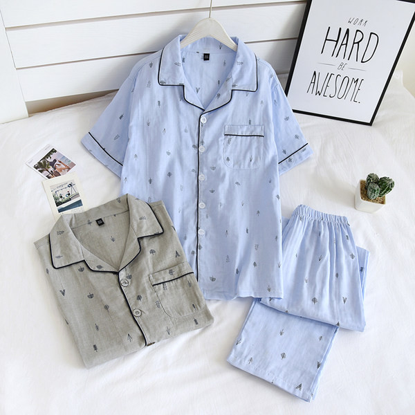 Vasarinė pižama trumpomis rankovėmis su sagomis ir kišene
