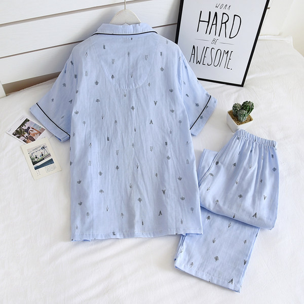 Vasarinė pižama trumpomis rankovėmis su sagomis ir kišene