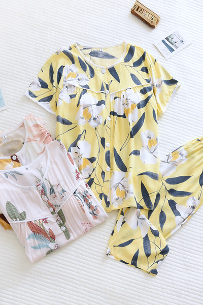 Нов модел дамска пижама от блуза с копчета и 7/8 панталон