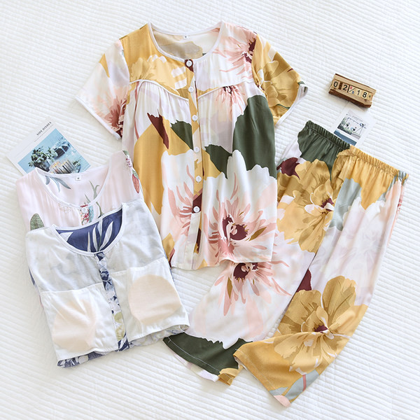 Нов модел дамска пижама от блуза с копчета и 7/8 панталон