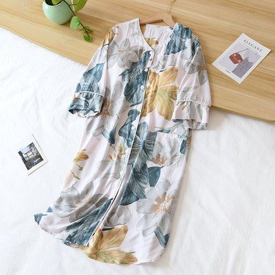 Γυναικείο καλοκαιρινό νυχτικό με μυτερή λαιμόκοψη και μανίκια 3/4