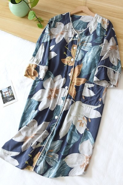 Γυναικείο καλοκαιρινό νυχτικό με μυτερή λαιμόκοψη και μανίκια 3/4