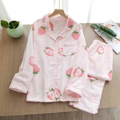 Γυναικείες πιτζάμες  με φλοράλ μοτίβα και κούμπωμα με κουμπιά