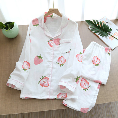 Γυναικείες πιτζάμες  με φλοράλ μοτίβα και κούμπωμα με κουμπιά