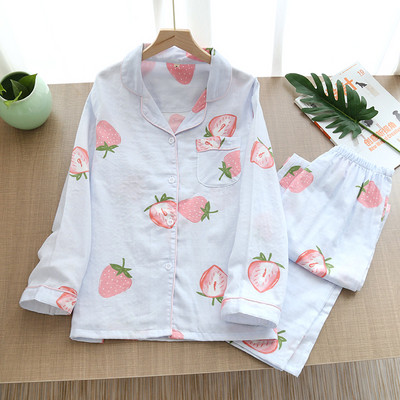 Γυναικείες πιτζάμες  με φλοράλ μοτίβα και κούμπωμα με κουμπιά