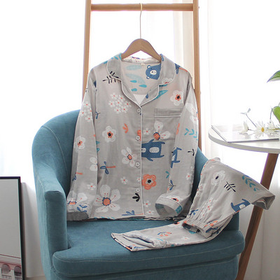 Γυναικείες πιτζάμες  με φλοράλ μοτίβα και κούμπωμα με κουμπιά