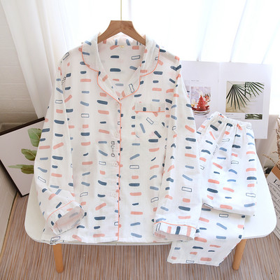 Γυναικείες πιτζάμες  με φλοράλ μοτίβα και κούμπωμα με κουμπιά