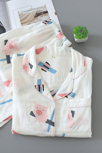 Γυναικείες πιτζάμες  με φλοράλ μοτίβα και κούμπωμα με κουμπιά