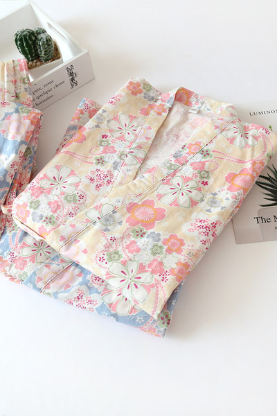 Γυναικείες φλοράλ πιτζάμες με V λαιμόκοψη