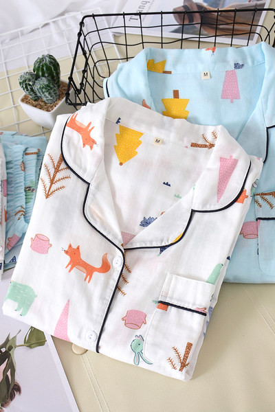 Цветна дамска пижама с копчета и джоб -две части