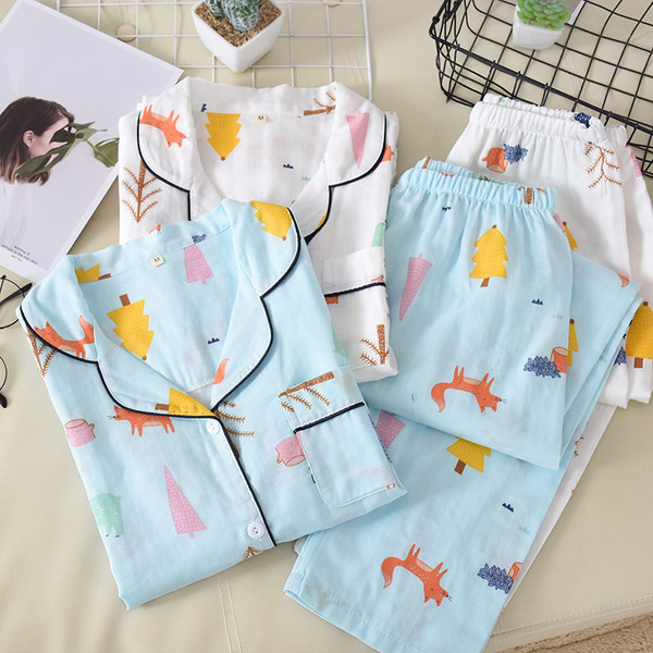 Цветна дамска пижама с копчета и джоб -две части