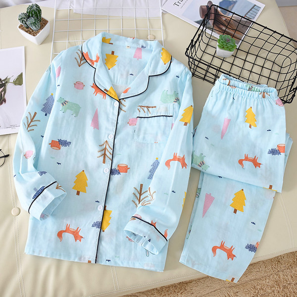 Цветна дамска пижама с копчета и джоб -две части