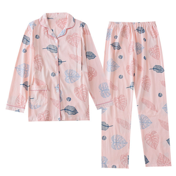 Ženska pidžama sa šarenim motivima - dvodijelna