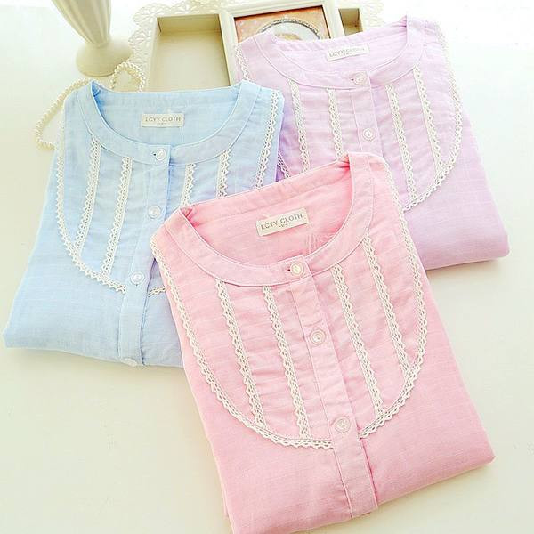 Moteriška dviejų dalių pižama su sagomis