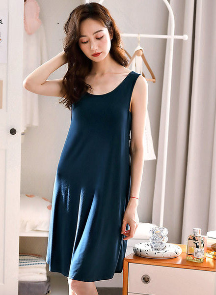 Едноцветна лятна нощница за жени