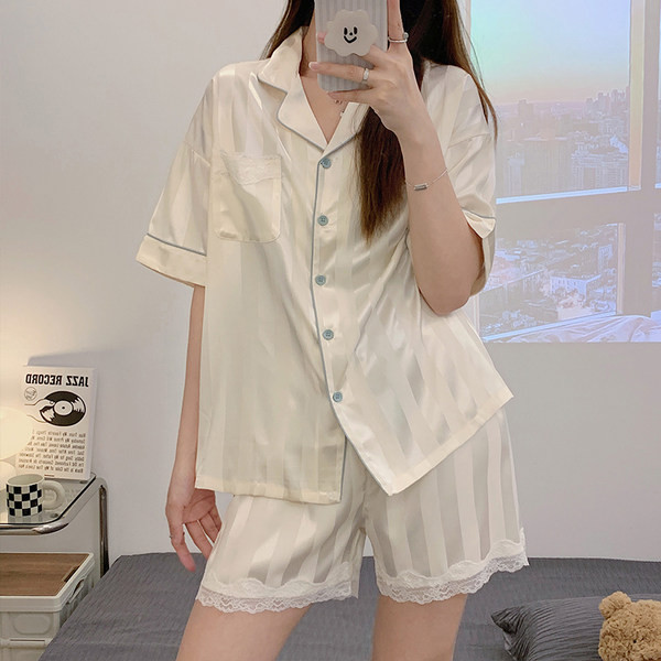 Лятна сатенена пижама с копчета