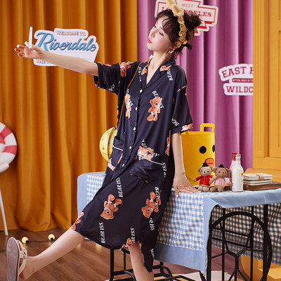 Καλοκαιρινό σατέν νυχτικό με κουμπιά