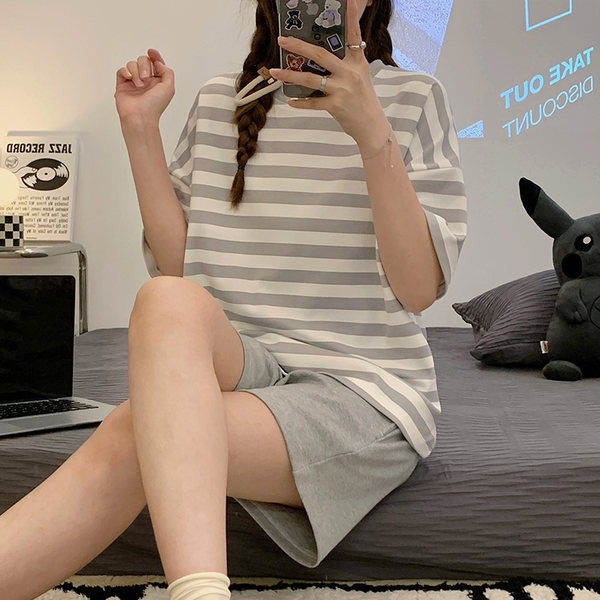 Pijamale din bumbac în dungi pentru vară