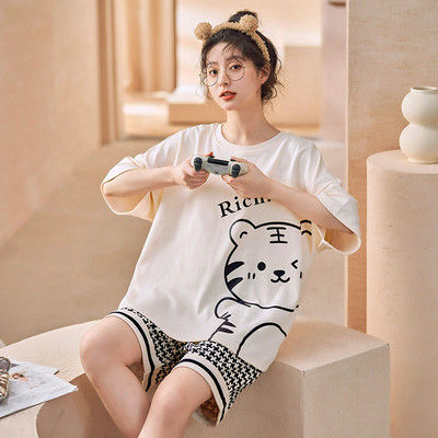 Γυναικείες καλοκαιρινές πιτζάμες 