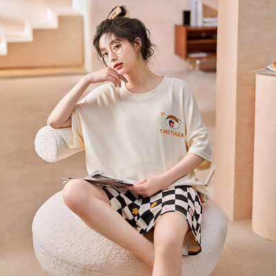 Γυναικείες καλοκαιρινές πιτζάμες 